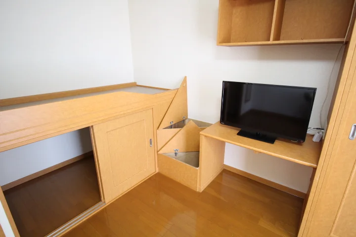 ベッド下収納でお部屋がスッキリ片付きます。
