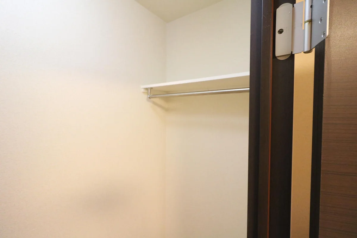 ハンガーパイプ付きクローゼット