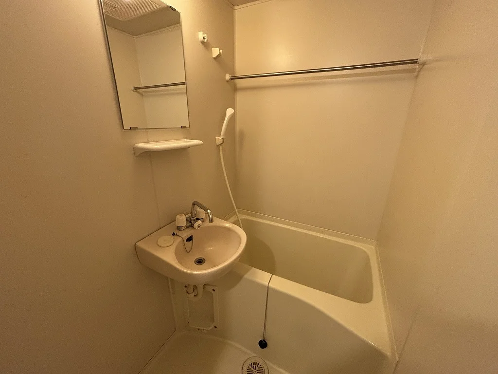 設備・仕様は号室により異なる為、現況を優先いたします。