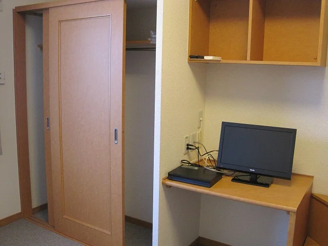 クローゼット・テレビ