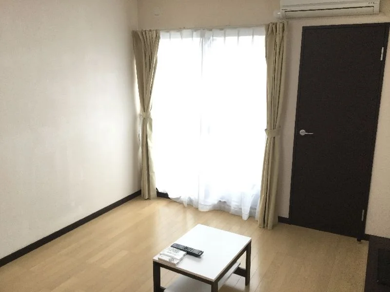 備え付けローテーブル