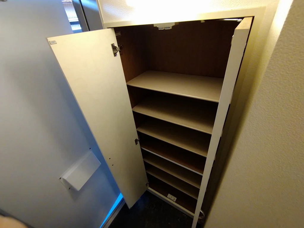 シューズボックス