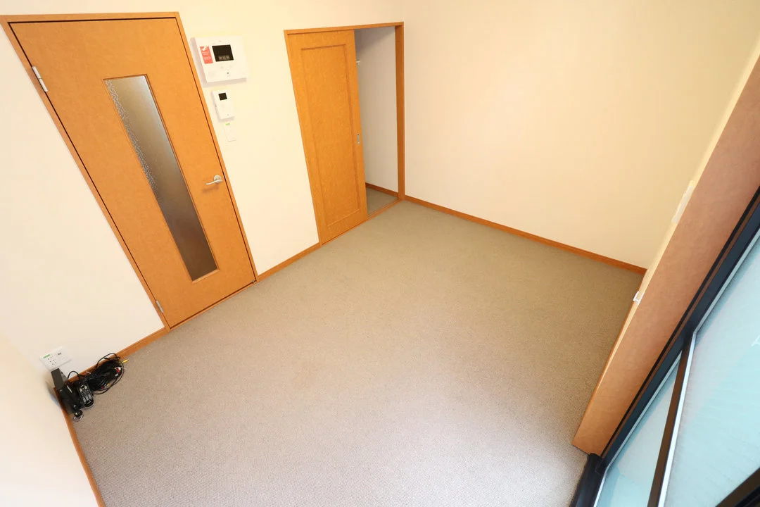 大切な衣類を収納出来る大型クローゼットあり