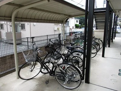 屋根付き駐輪場です。