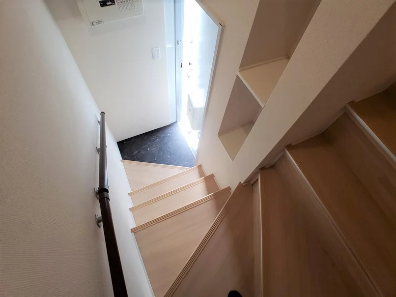 階段下玄関