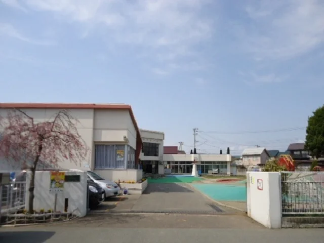 勝平幼稚園まで1100m