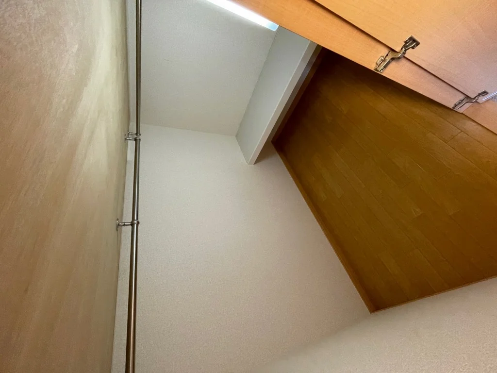 ベッド下収納