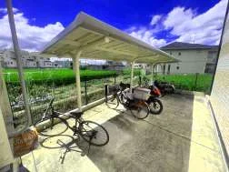 駐輪場完備