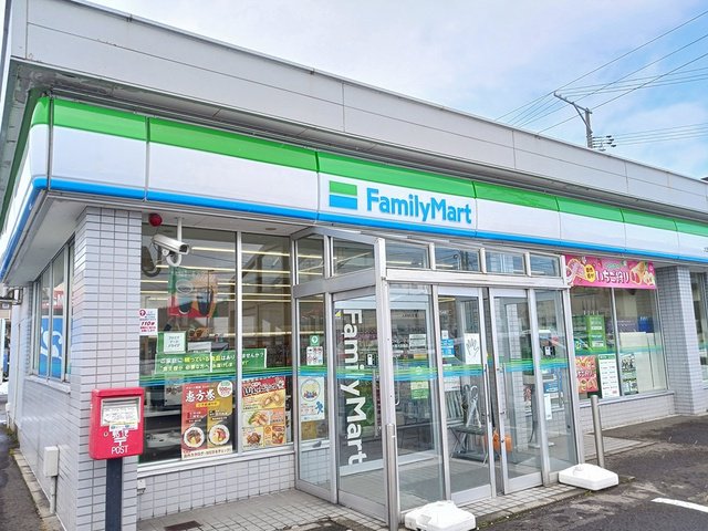 ファミリーマート大館大田面店まで595m
