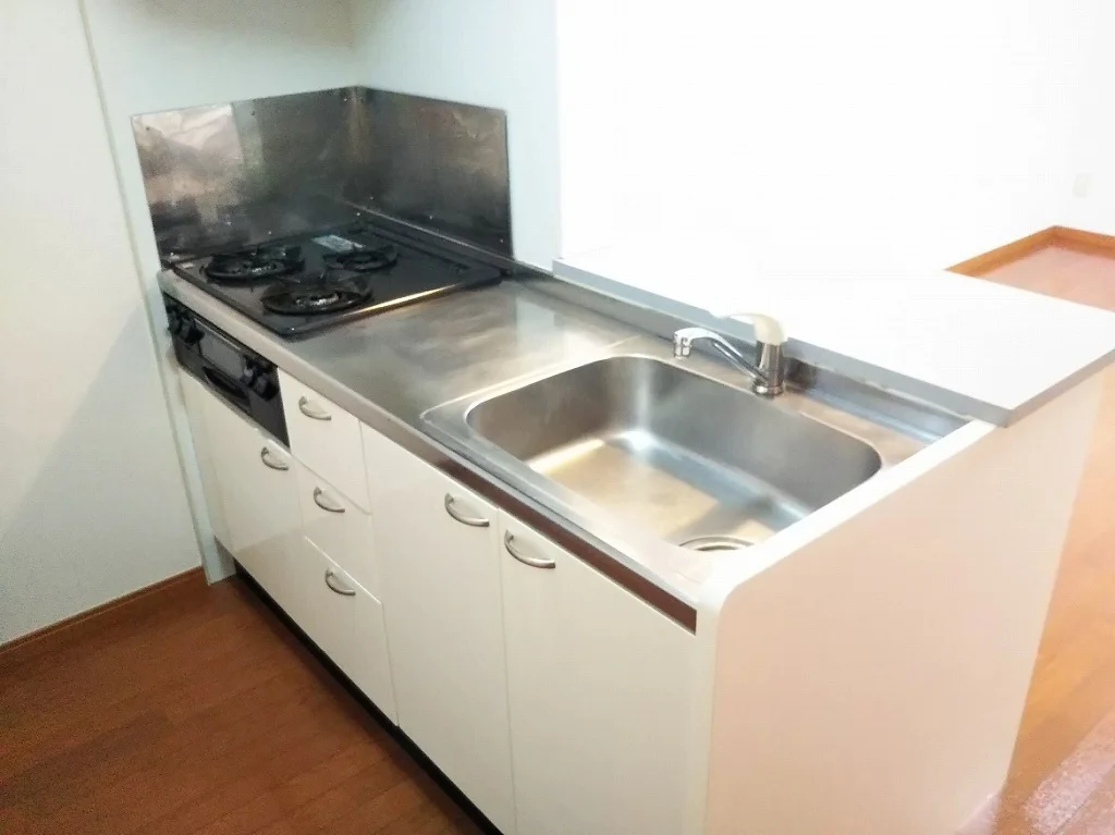 2口ラジエントヒーター付き。部屋により設備が異なる場合あり。