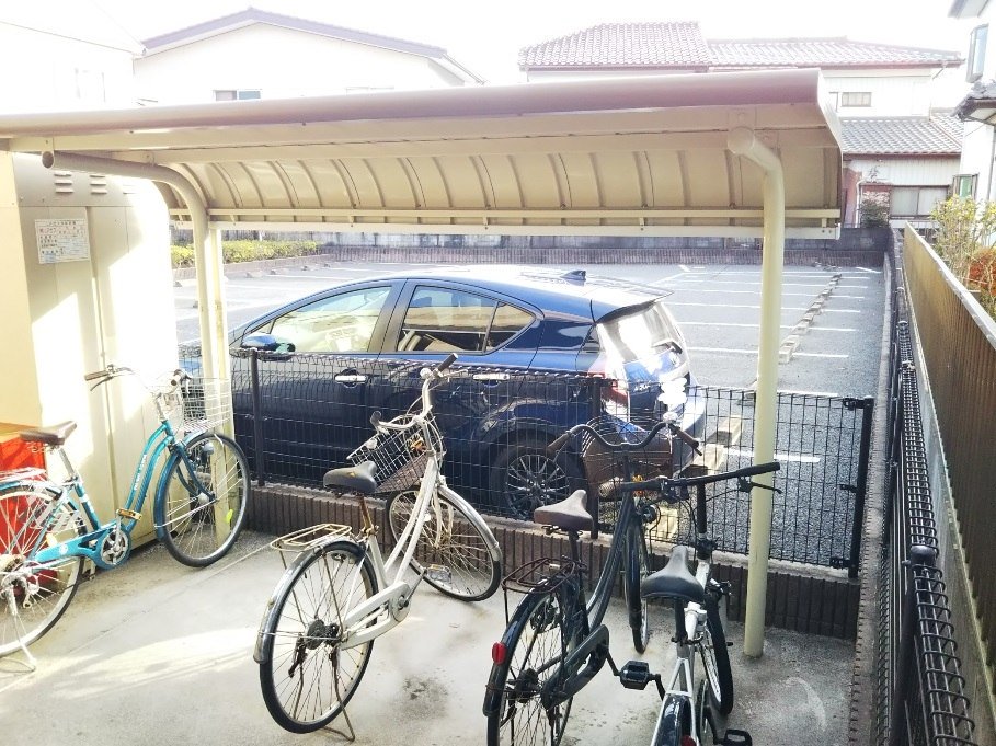 駐輪場完備