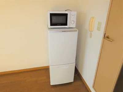 電子レンジ、冷蔵庫完備