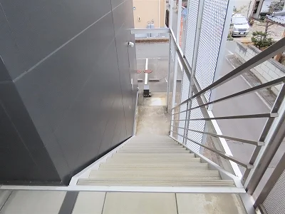 階段上からのアングルです