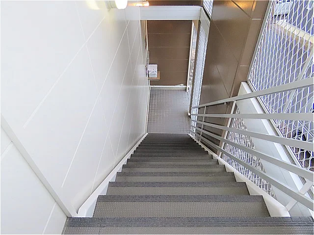 階段上からのアングルです