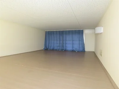 ロフトにはカーテンや電気、コンセントもあります