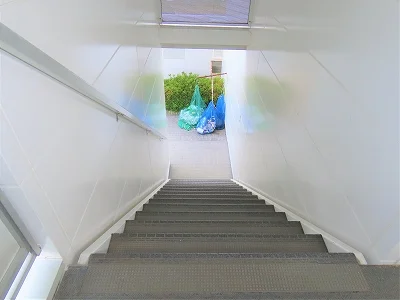 階段上からのアングルです