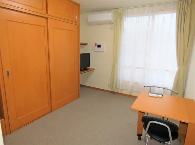 2階はカーペットのお部屋です