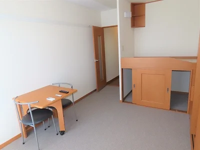 ハイベッドタイプのお部屋です