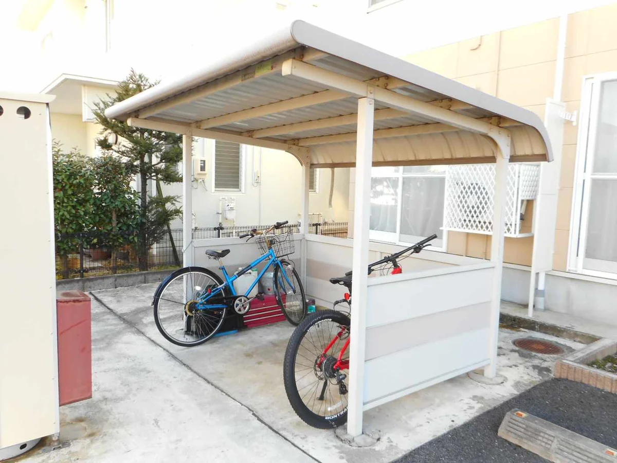 屋根付き駐輪場あり