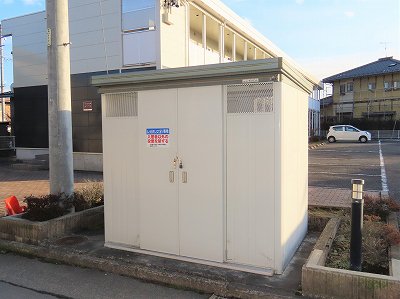 敷地内にゴミ庫が設置されておりゴミ捨てに便利です