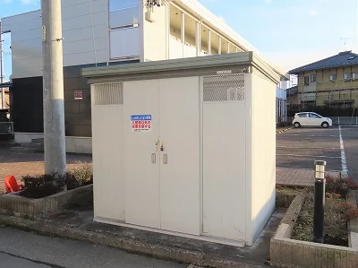 敷地内にゴミ庫が設置されておりゴミ捨てに便利です