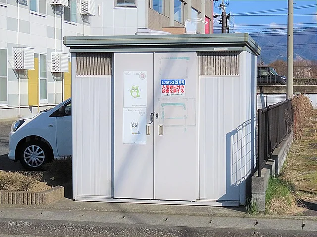 敷地内にゴミ庫が設置されておりゴミ捨てに便利です