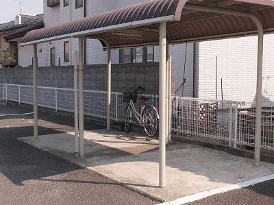 屋根付き駐輪場あり