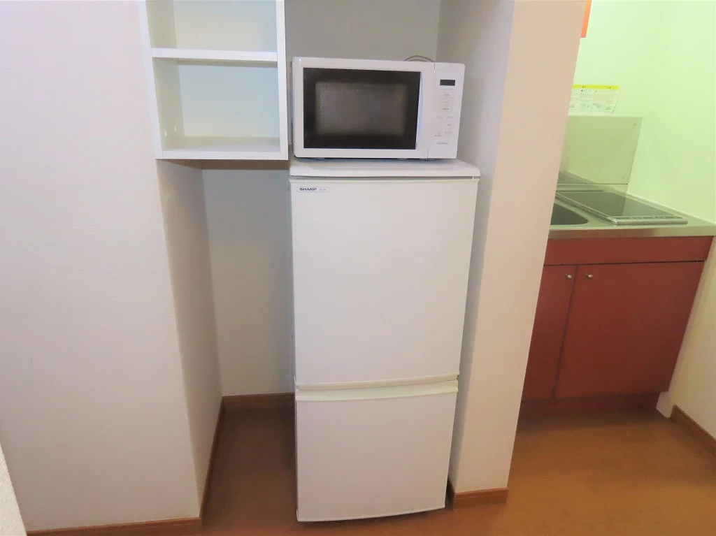 電子レンジ、冷蔵庫完備
