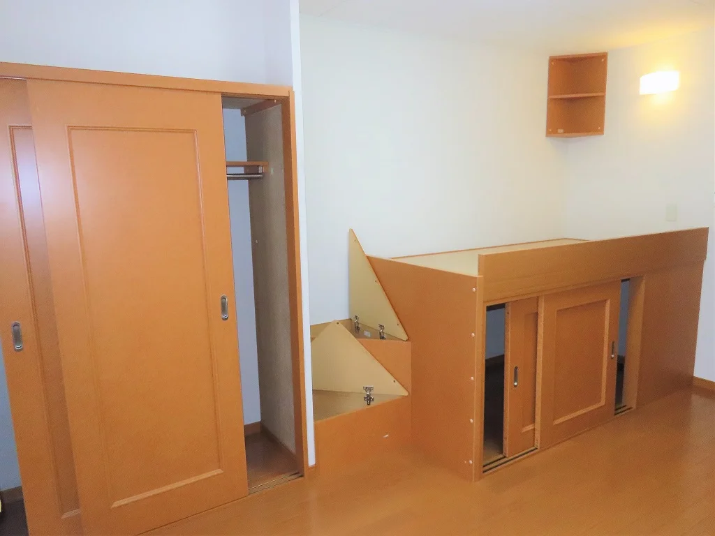 クローゼット、ベッド下収納あり