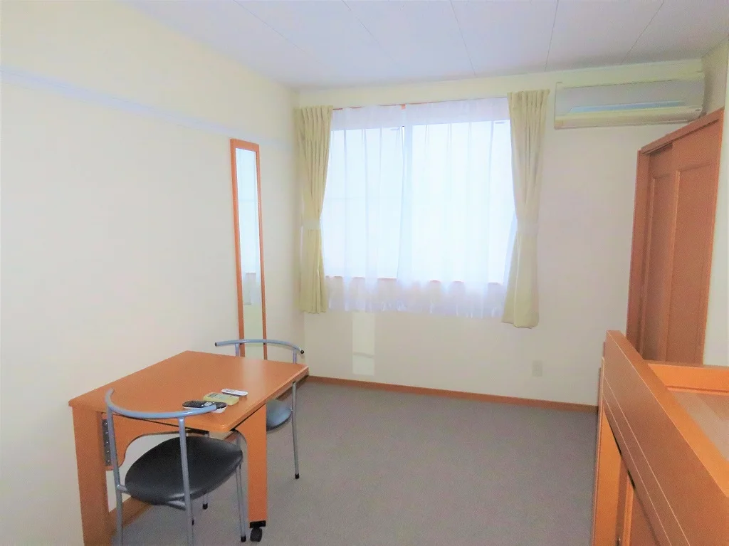 2階はカーペットのお部屋です