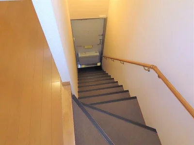 1階に玄関がある内階段のお部屋です