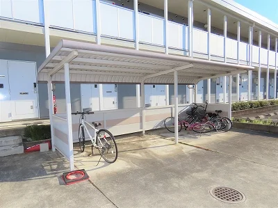 屋根付き駐輪場あり