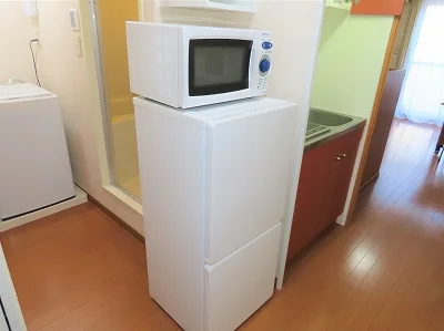 電子レンジ、冷蔵庫完備
