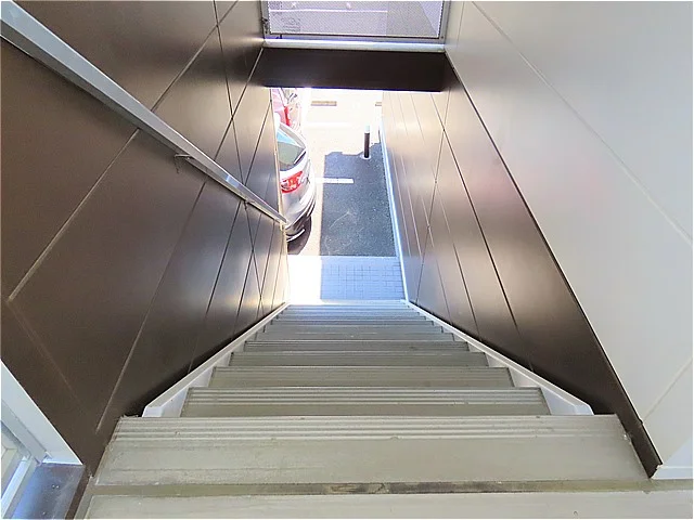 階段上からのアングルです