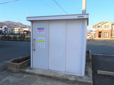 敷地内にゴミ庫が設置されておりゴミ捨てに便利です