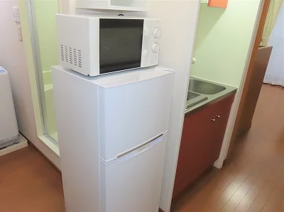 電子レンジ、冷蔵庫完備