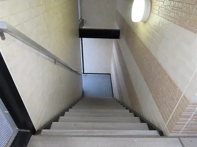 階段上からのアングルです