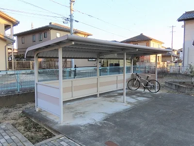 屋根付き駐輪場あり