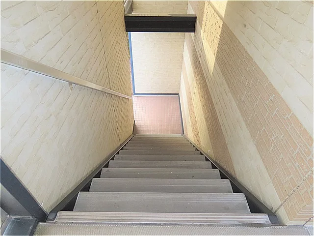 階段上からのアングルです