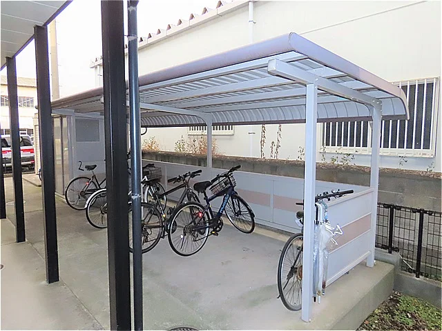 屋根付き駐輪場あり