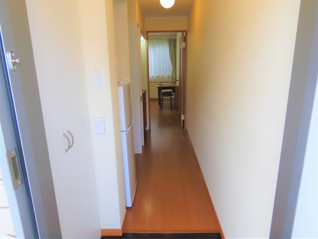 玄関からのアングルです