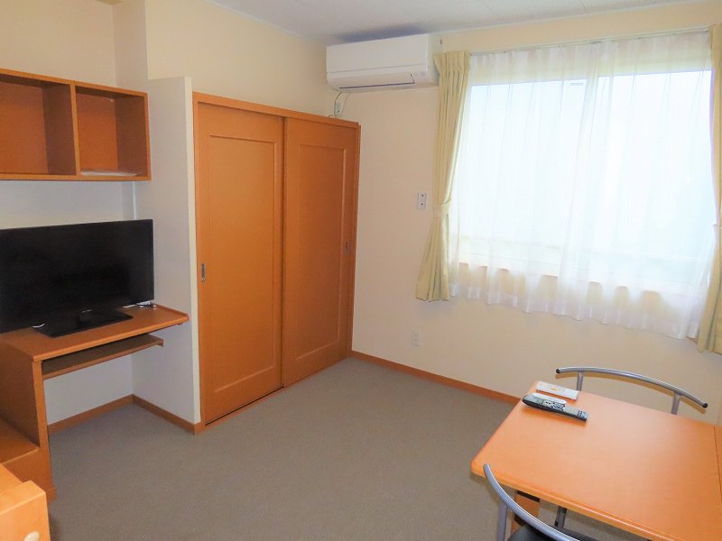 2階はカーペットのお部屋です