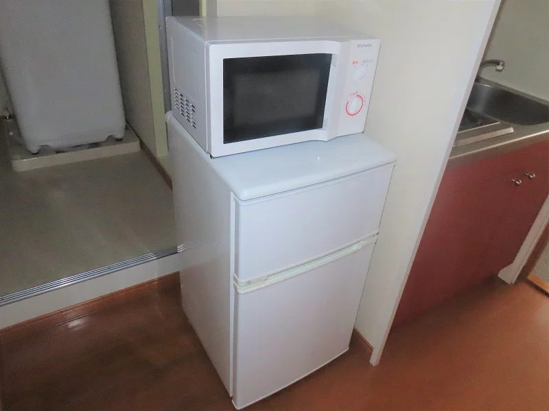 電子レンジ、冷蔵庫完備