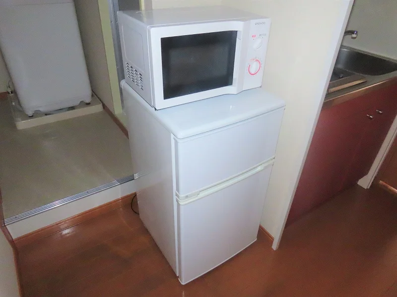 電子レンジ、冷蔵庫完備