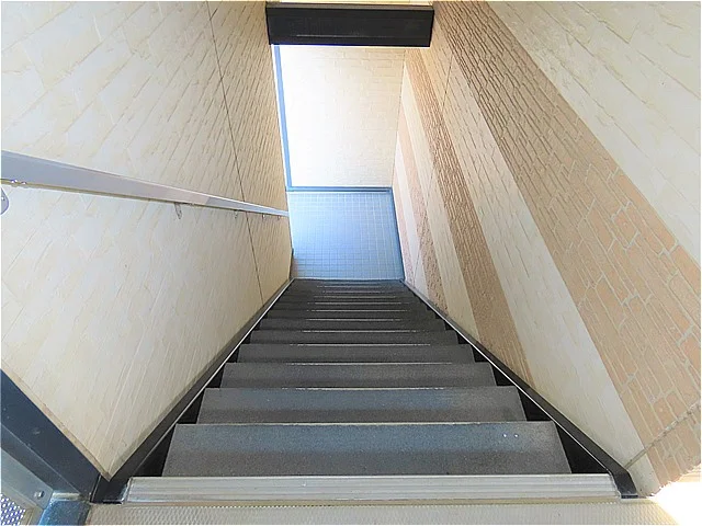 階段上からのアングルです