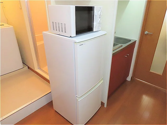 電子レンジ、冷蔵庫完備