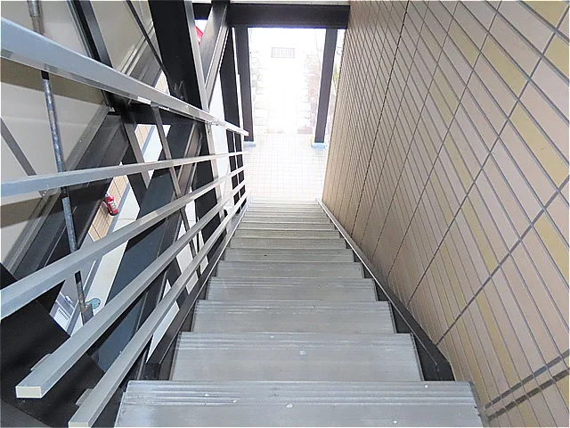 階段上からのアングルです