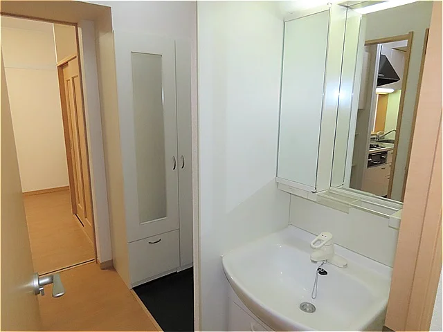 使いやすい独立洗面台です