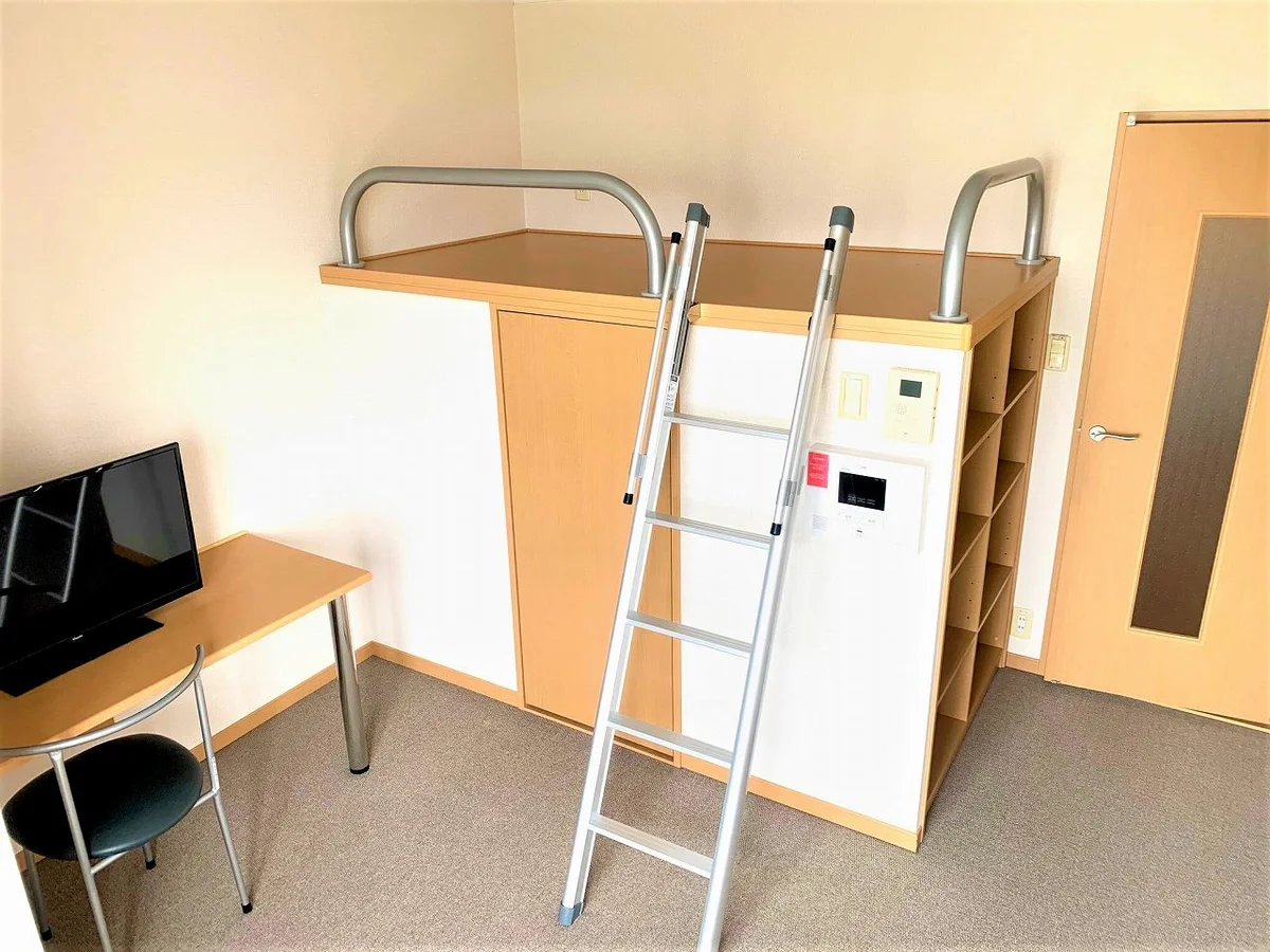 ハイベッドタイプのお部屋です