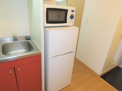 電子レンジ、冷蔵庫完備